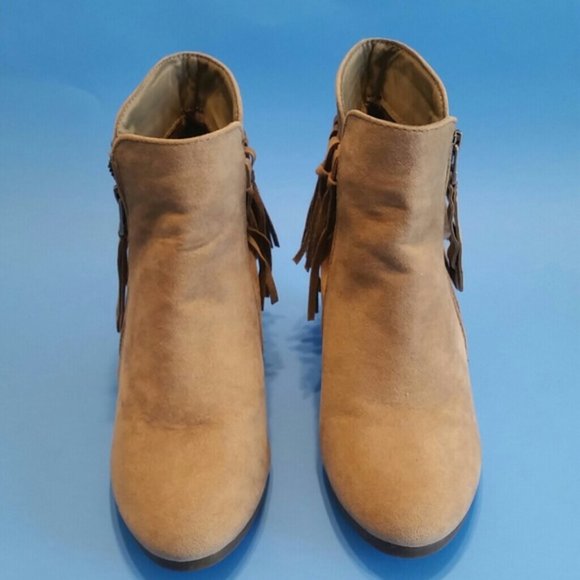 Breckelles Gail Fringe Brown Ankle Boot Western EUC sz 8 - Picture 5 of 11